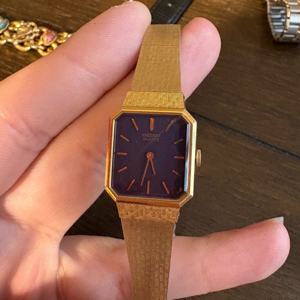 Rare Seiko Gold Quartz Watch w stunning blue face